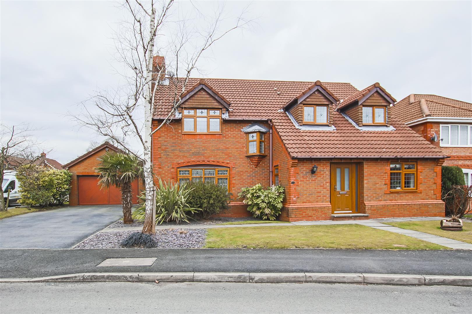 5 Bed House For Sale - Main Image